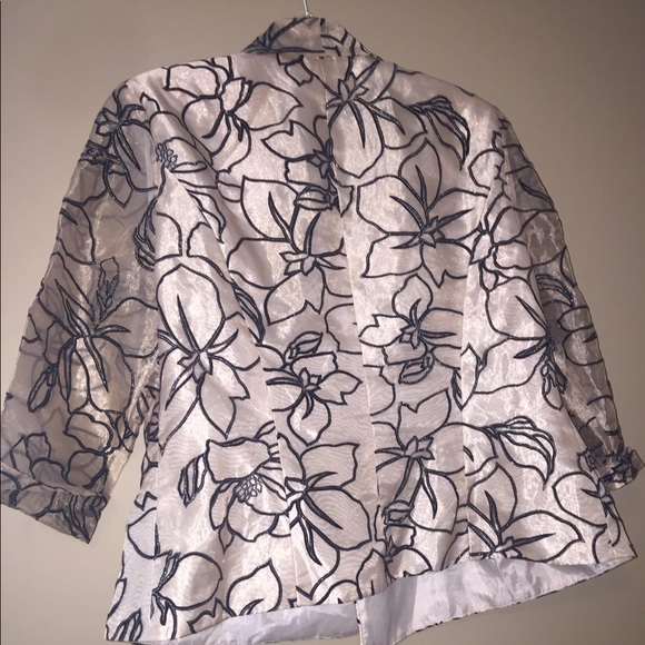 🛍🧥Women’s Metaphor Shiny Embroidered Blazer🧥 - Picture 4 of 5